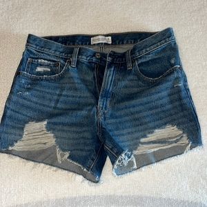 Abercrombie Mid Rise Boyfriend Short